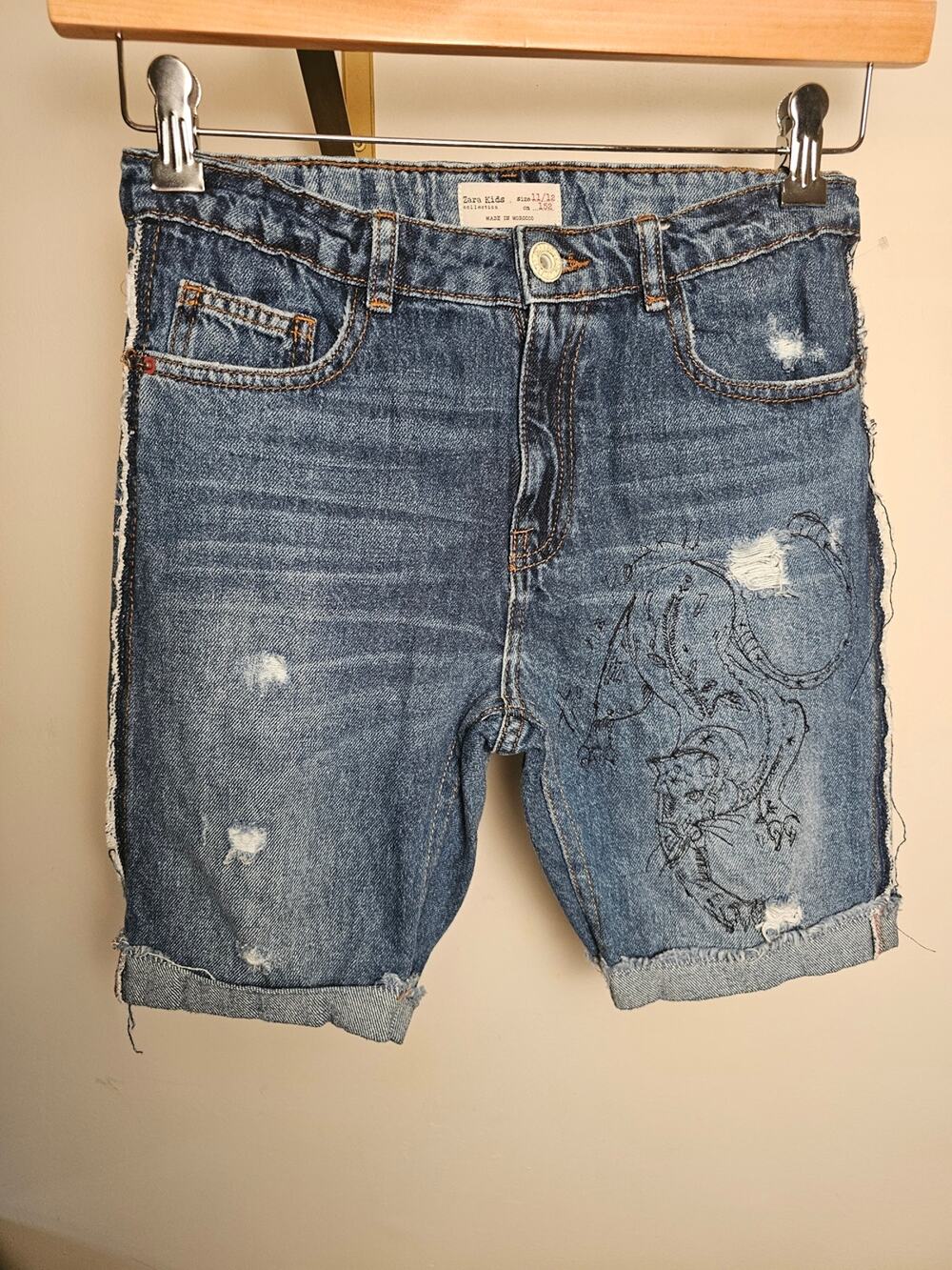 Zara Collection Morocco - Embroidered Panyhet Distressed Denim Shorts